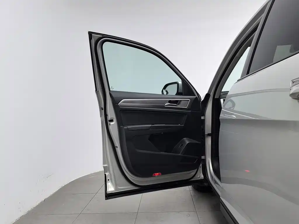 Volkswagen Teramont — миниатюра 8