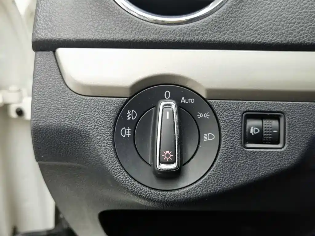 Volkswagen Jetta — миниатюра 21