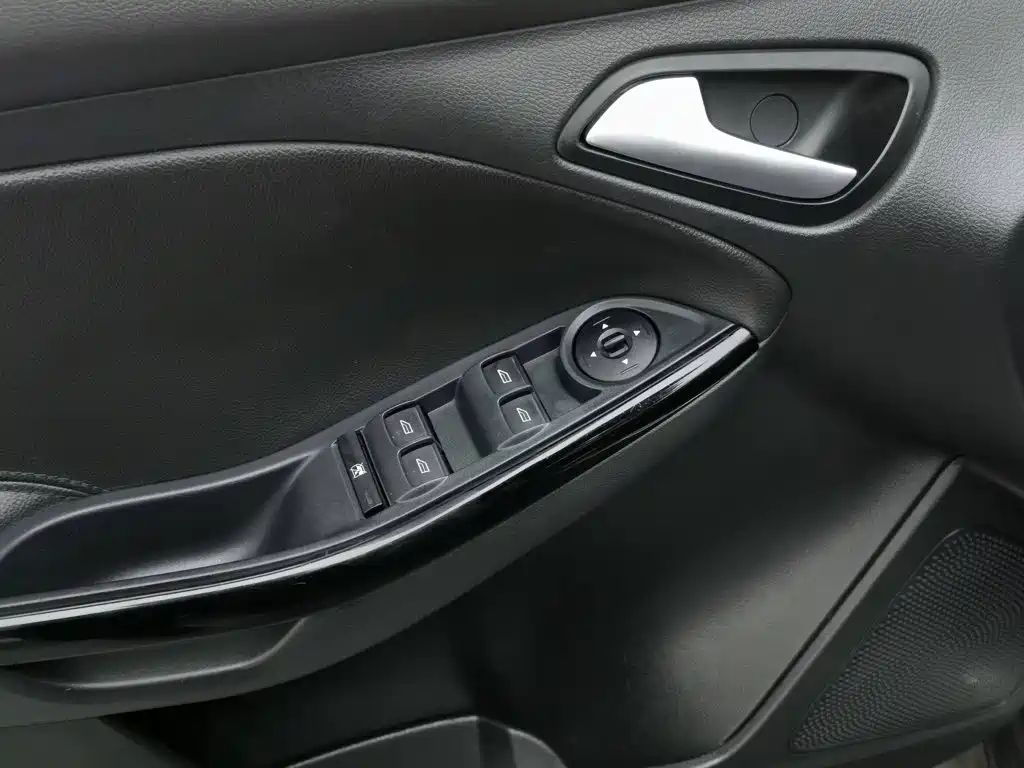Ford Focus — миниатюра 9