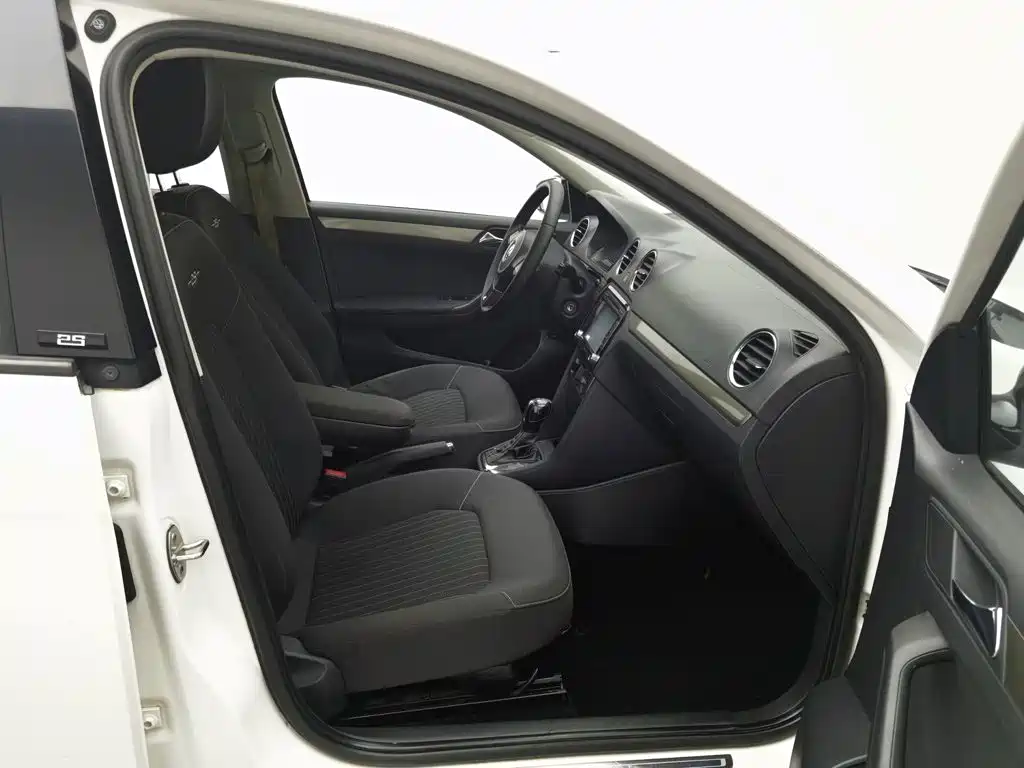 Volkswagen Jetta — миниатюра 23