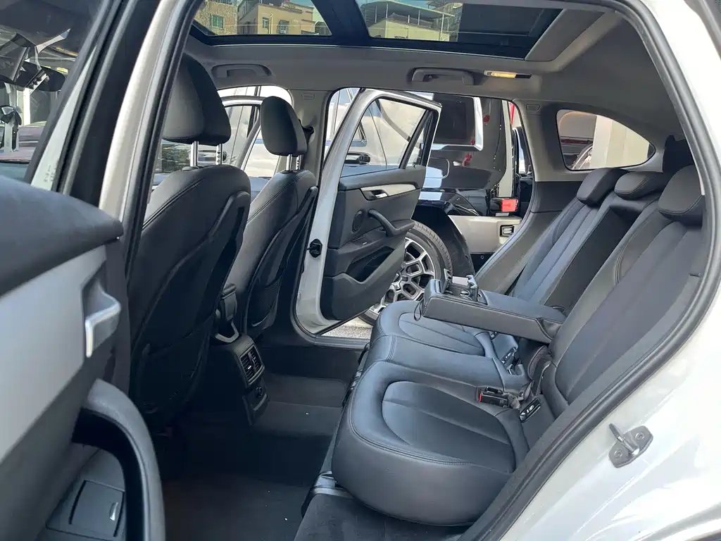 BMW X1 — миниатюра 12