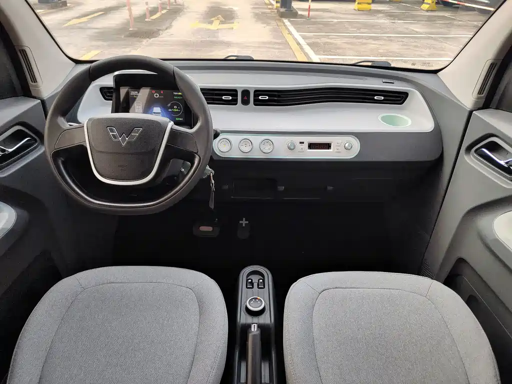 Wuling MINIEV — миниатюра 9