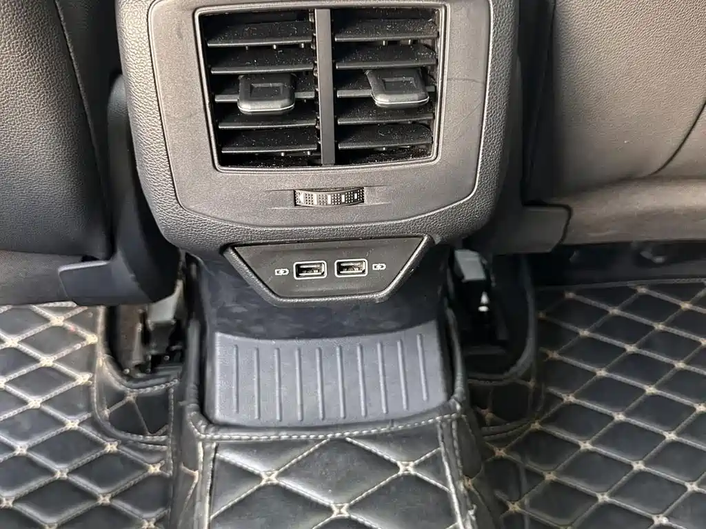 Volkswagen T-Roc — миниатюра 18