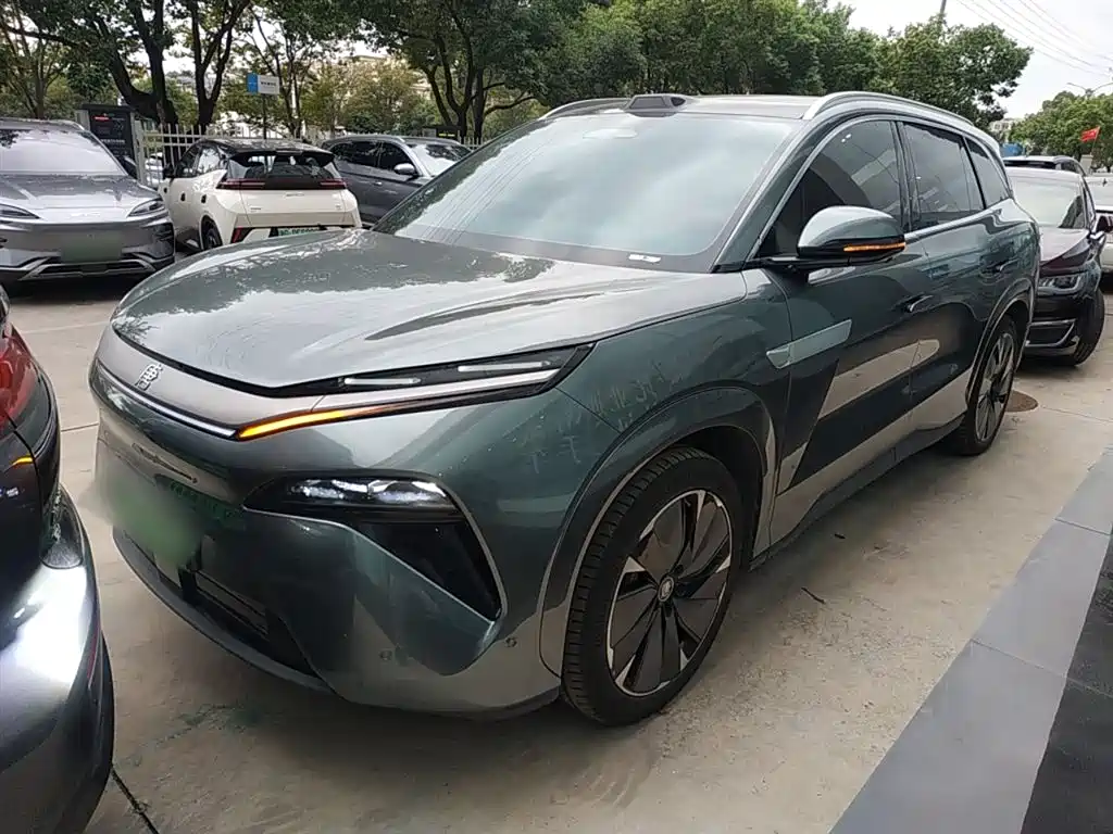 Byd 唐L 2025