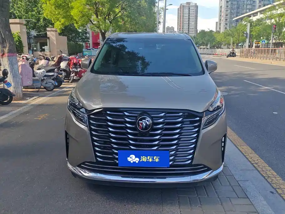 Buick GL8 — миниатюра 2