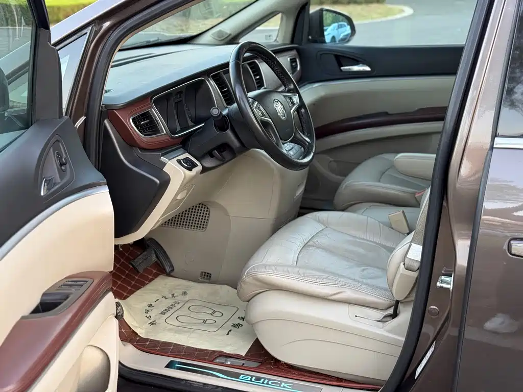 Buick GL8 — миниатюра 6