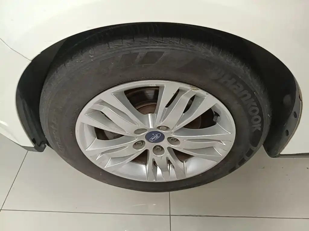 Ford Focus — миниатюра 23