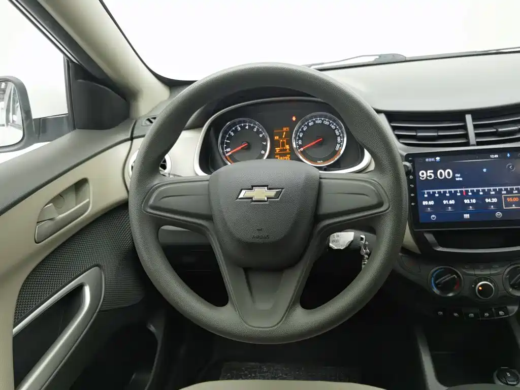 Chevrolet Sail — миниатюра 11