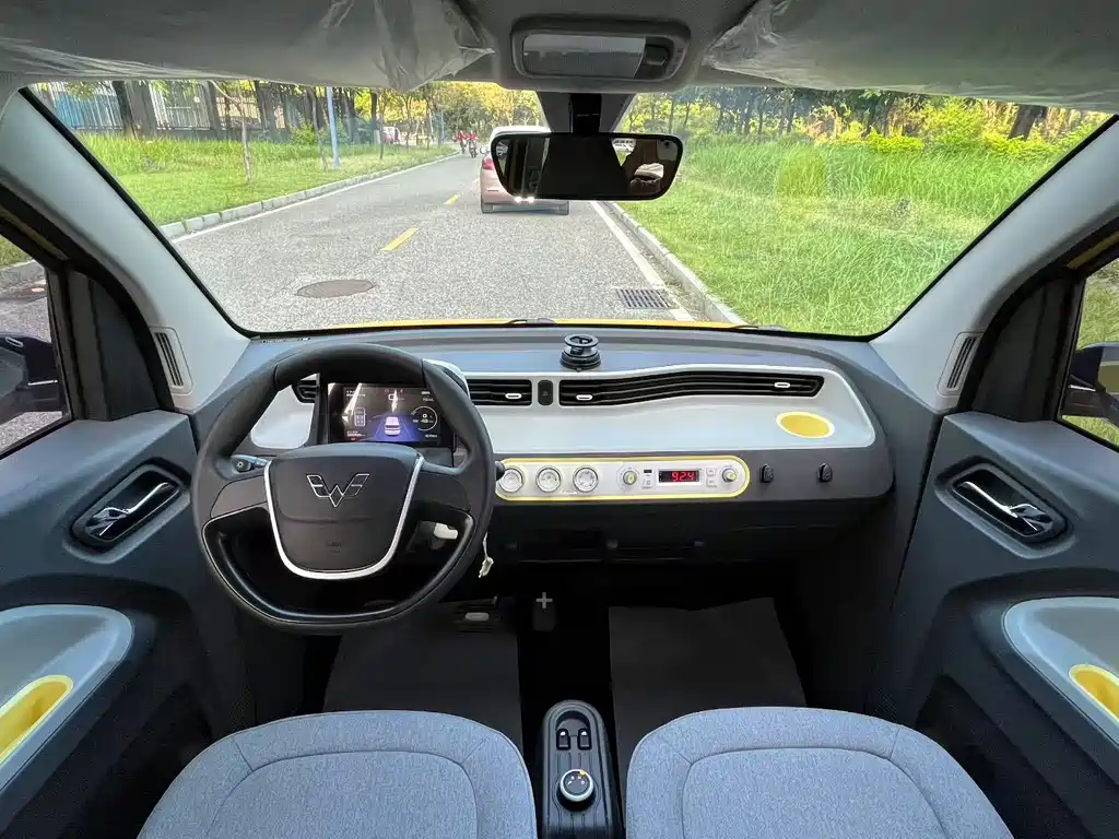 Wuling MINIEV — миниатюра 6
