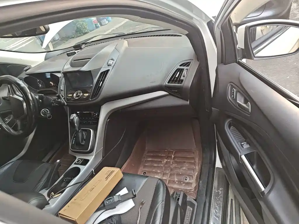 Ford Kuga — миниатюра 9