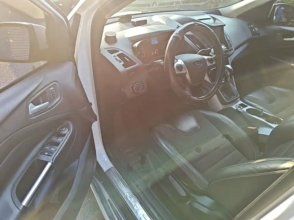 Ford Kuga — миниатюра 21