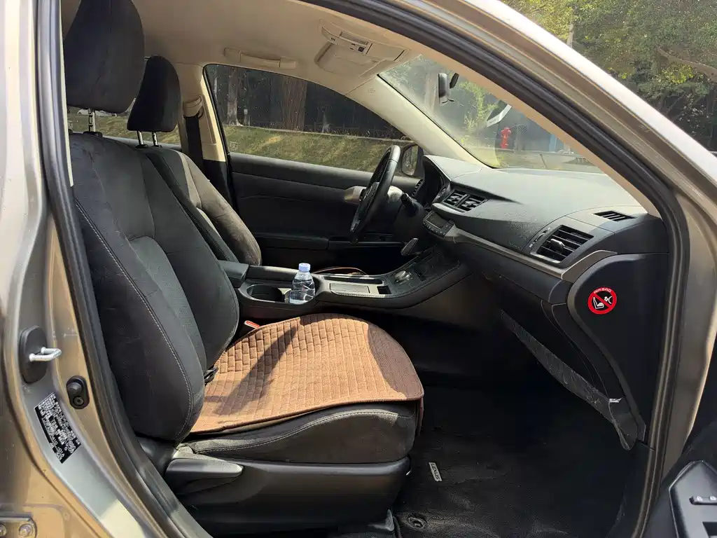 Lexus CT — миниатюра 12