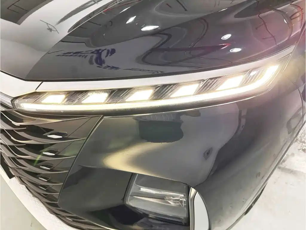 Roewe RX5 eMAX — миниатюра 15