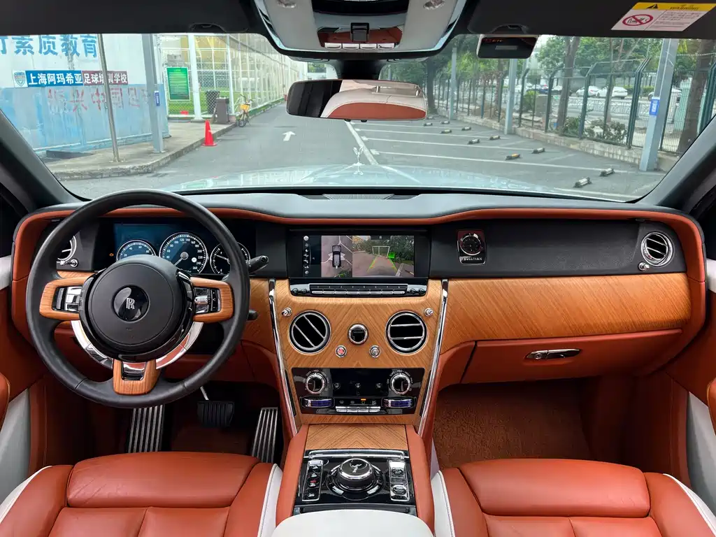 Rolls-Royce Cullinan — миниатюра 18