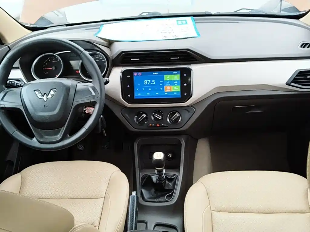 Wuling Hongguang — миниатюра 10