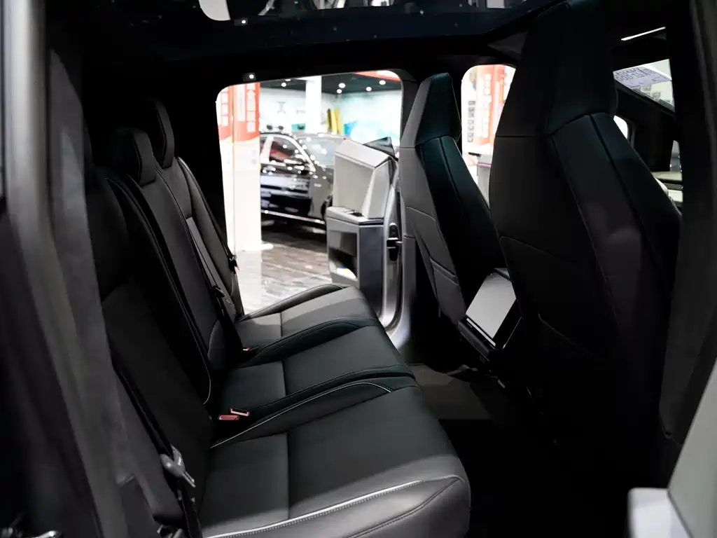 Tesla Cybertruck 2025 Electric