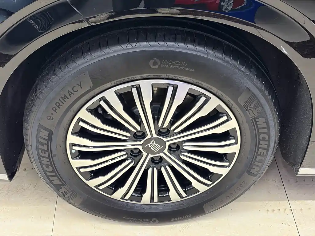 BYD Xia — миниатюра 17