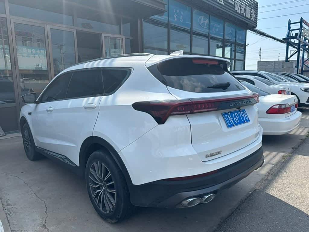 Jetour Jetour X70 PLUS 1.5 л 2023 г. Белый, пробег 38000 км