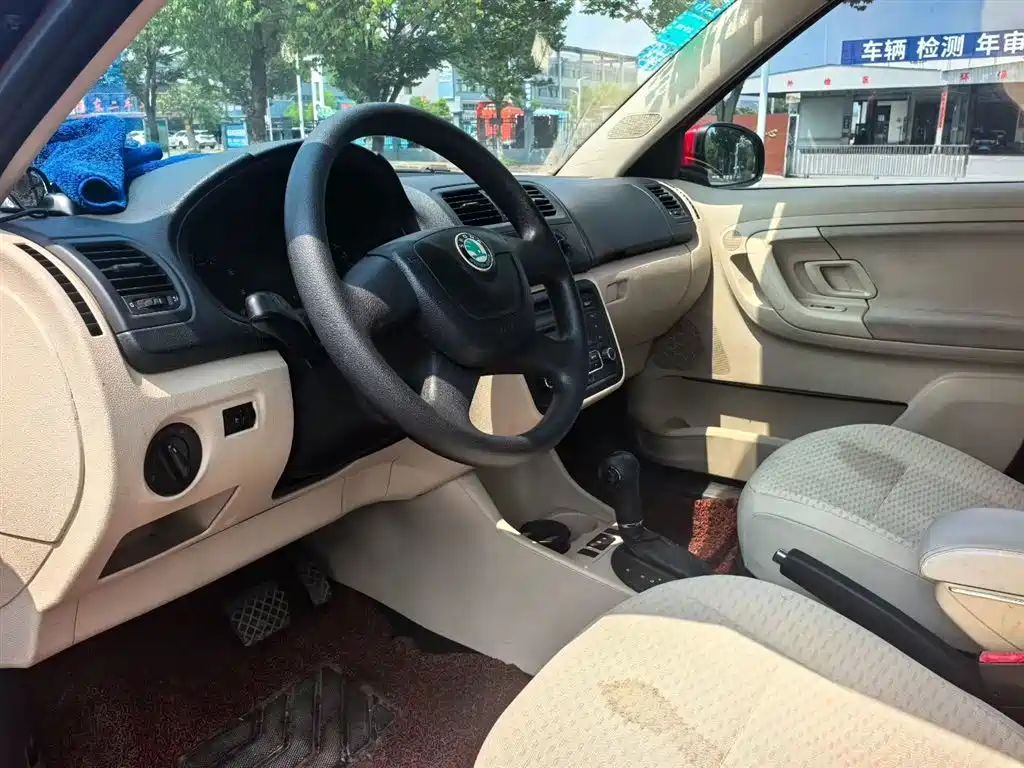 Skoda Fabia 2012 1.4L AT