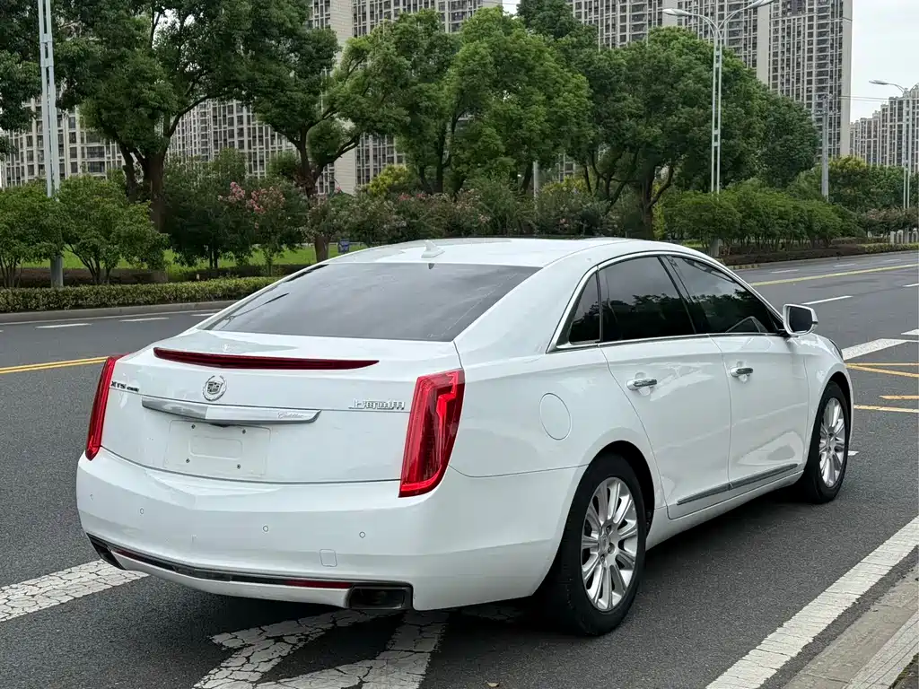 Cadillac XTS — миниатюра 4
