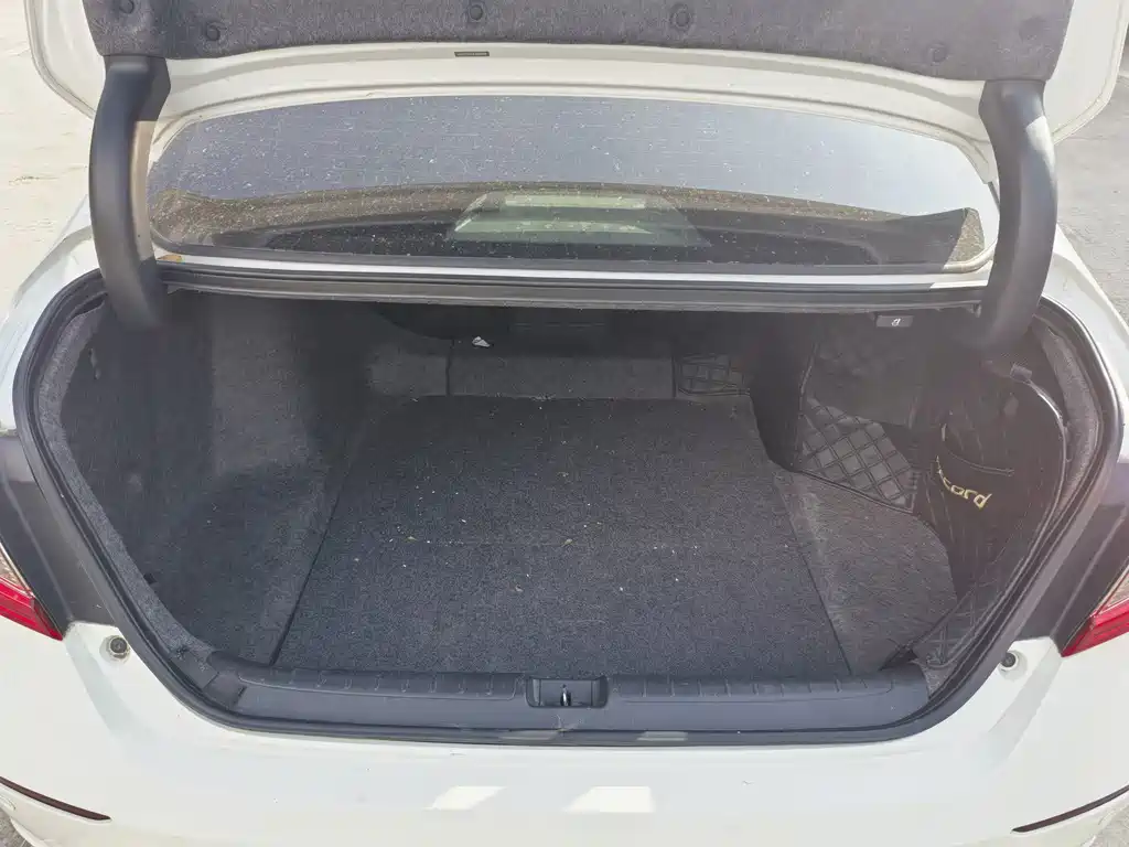 Honda Accord — миниатюра 14