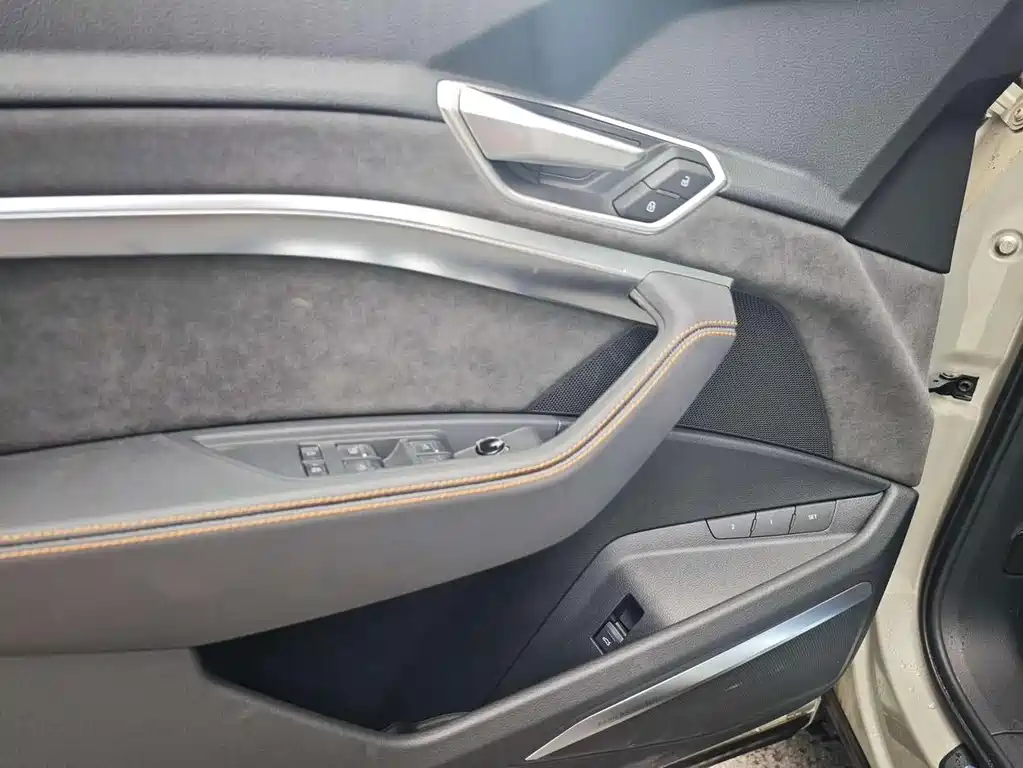 Audi e-tron — миниатюра 8