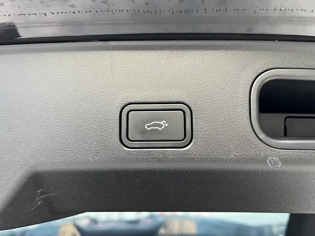 Geely Boyue L — миниатюра 23