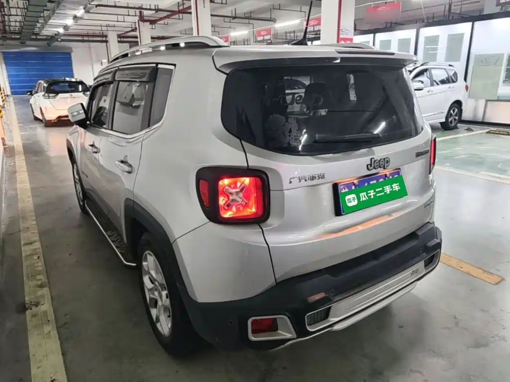 Jeep Renegade — миниатюра 5