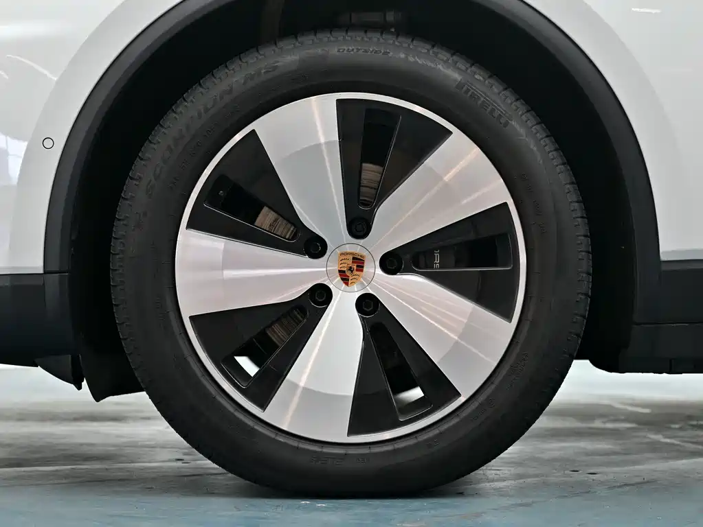 Porsche Macan EV — миниатюра 7