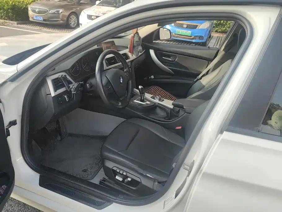 BMW 3 Series — миниатюра 9