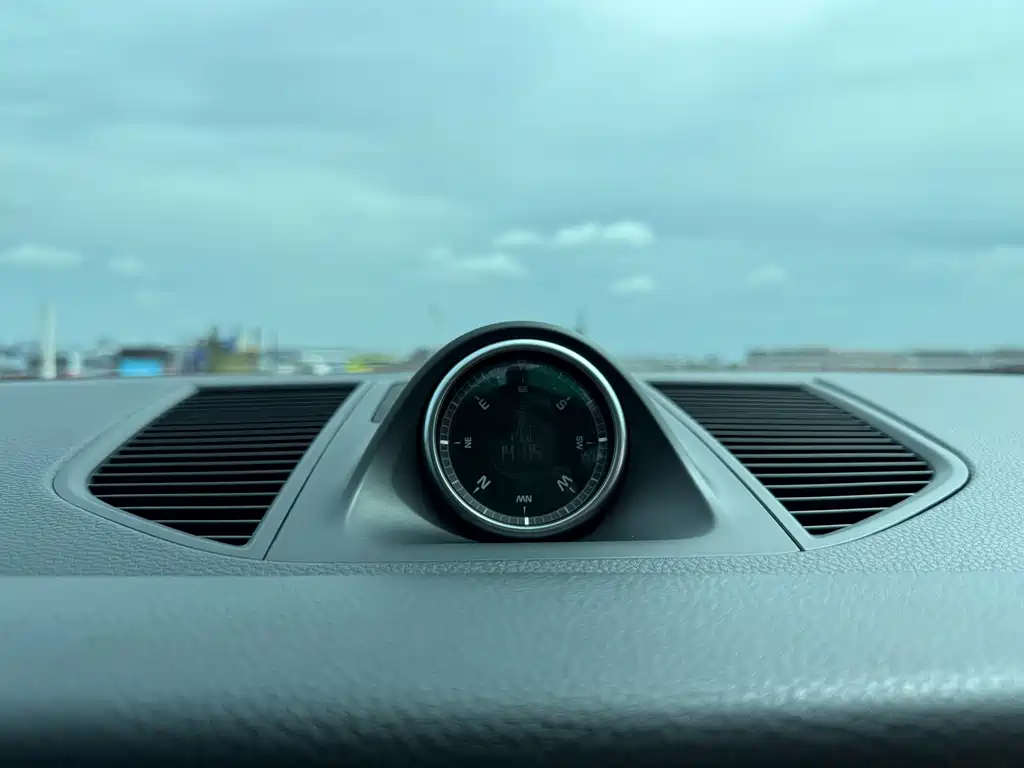 Porsche Macan — миниатюра 16