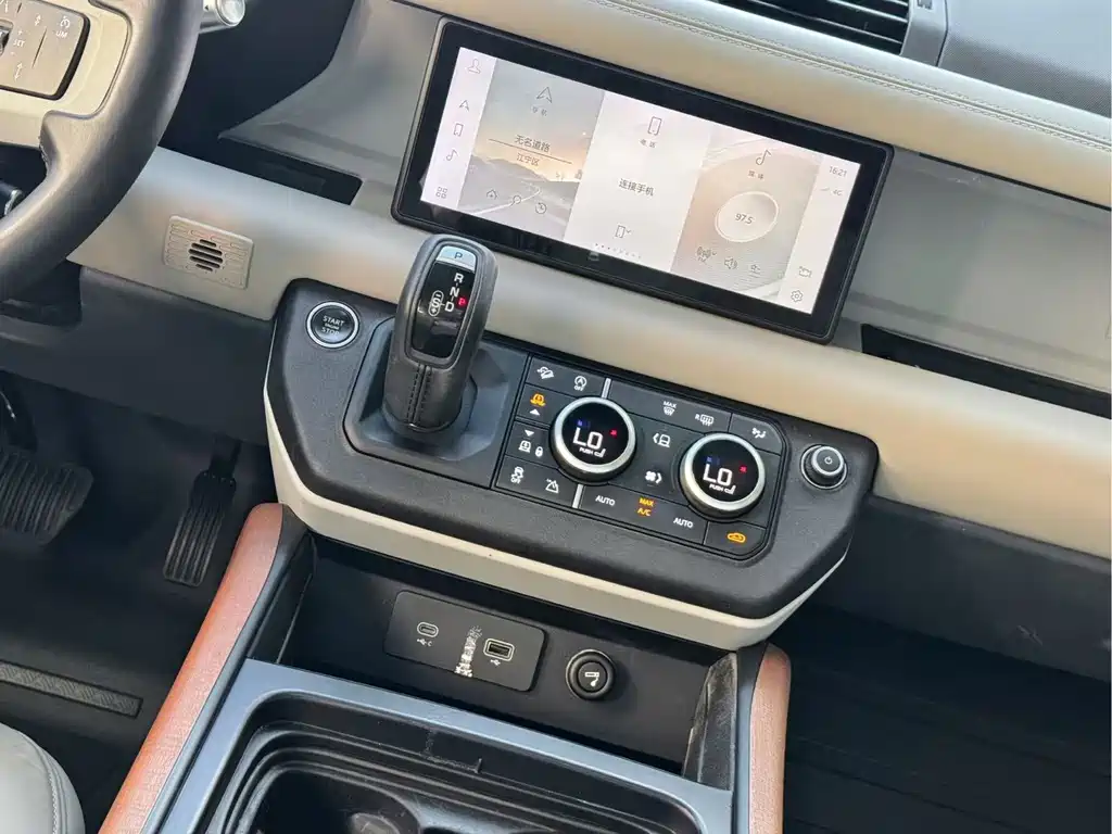 Land Rover Defender — миниатюра 7