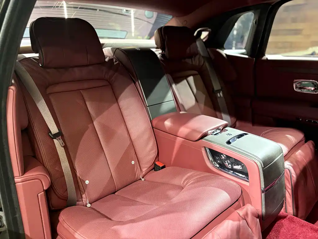 Rolls-Royce Ghost — миниатюра 22
