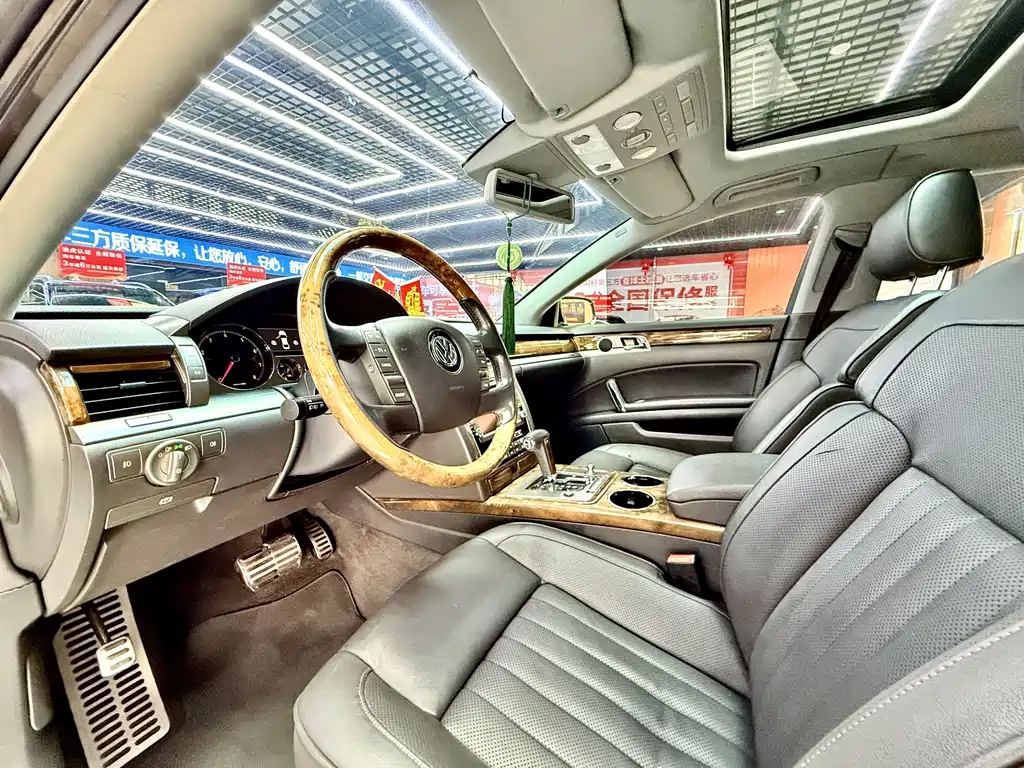 Volkswagen Phaeton — миниатюра 9