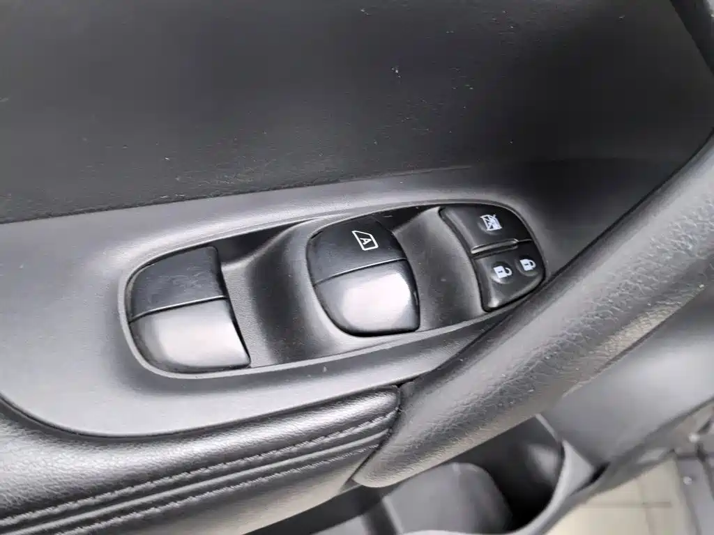 Nissan X-Trail — миниатюра 9