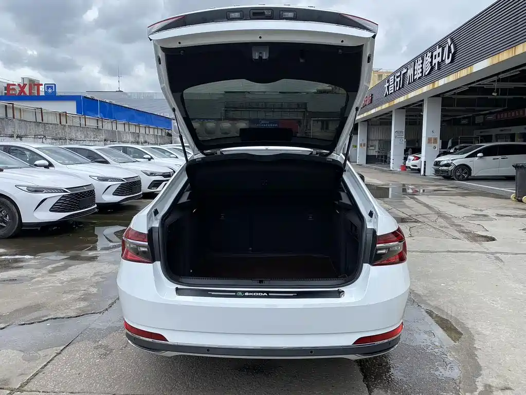 Skoda Superb — миниатюра 19