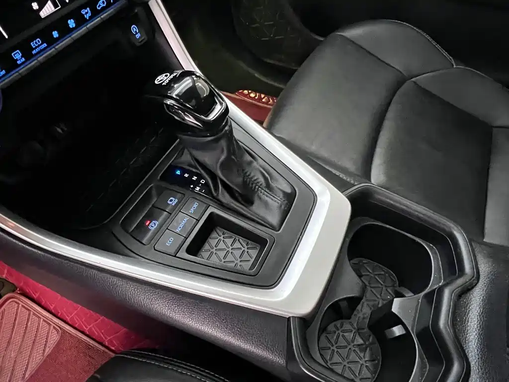 Toyota Wildlander 2.0L CVT 2WD Luxury Edition, фото 17
