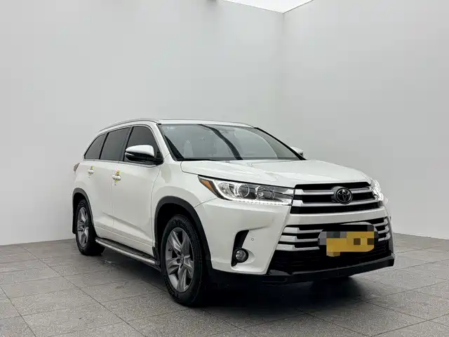 TOYOTA HIGHLANDER