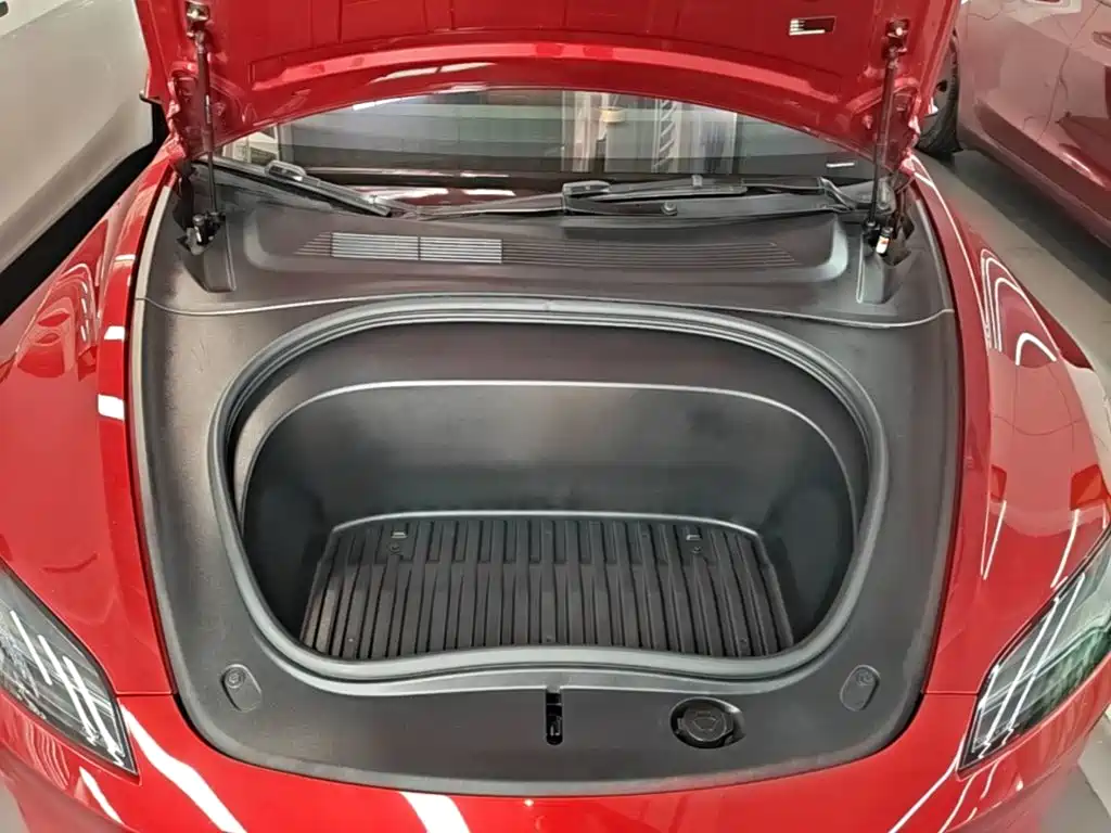 Tesla Model 3 — миниатюра 20