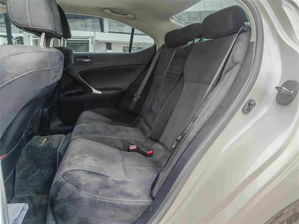 Lexus IS — миниатюра 7