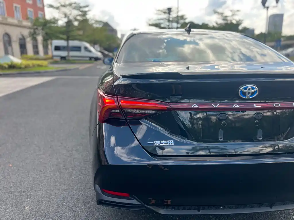 Toyota Avalon — миниатюра 12