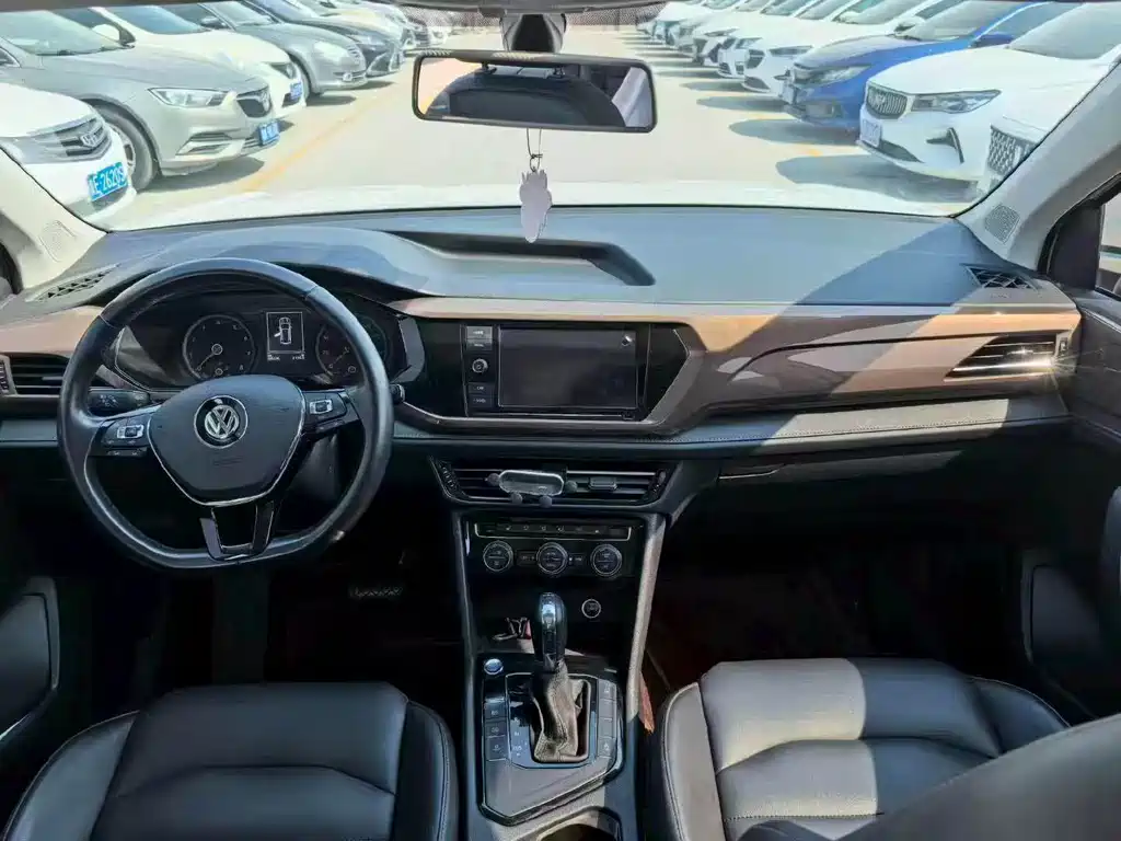 Volkswagen Tharu — миниатюра 5