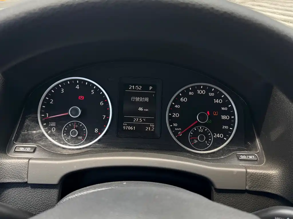 Volkswagen Tiguan - фото 15