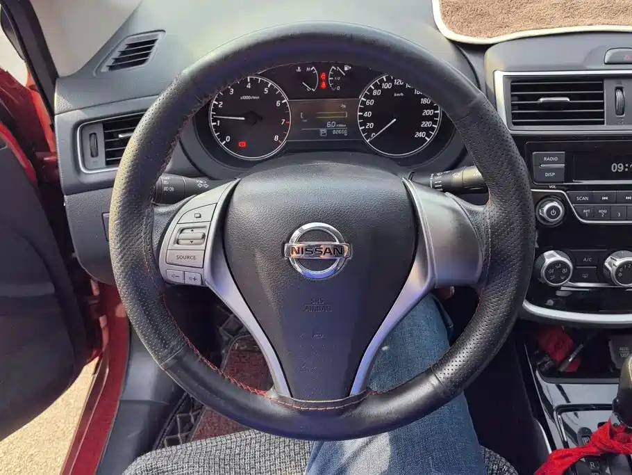 Nissan Tiida — миниатюра 15