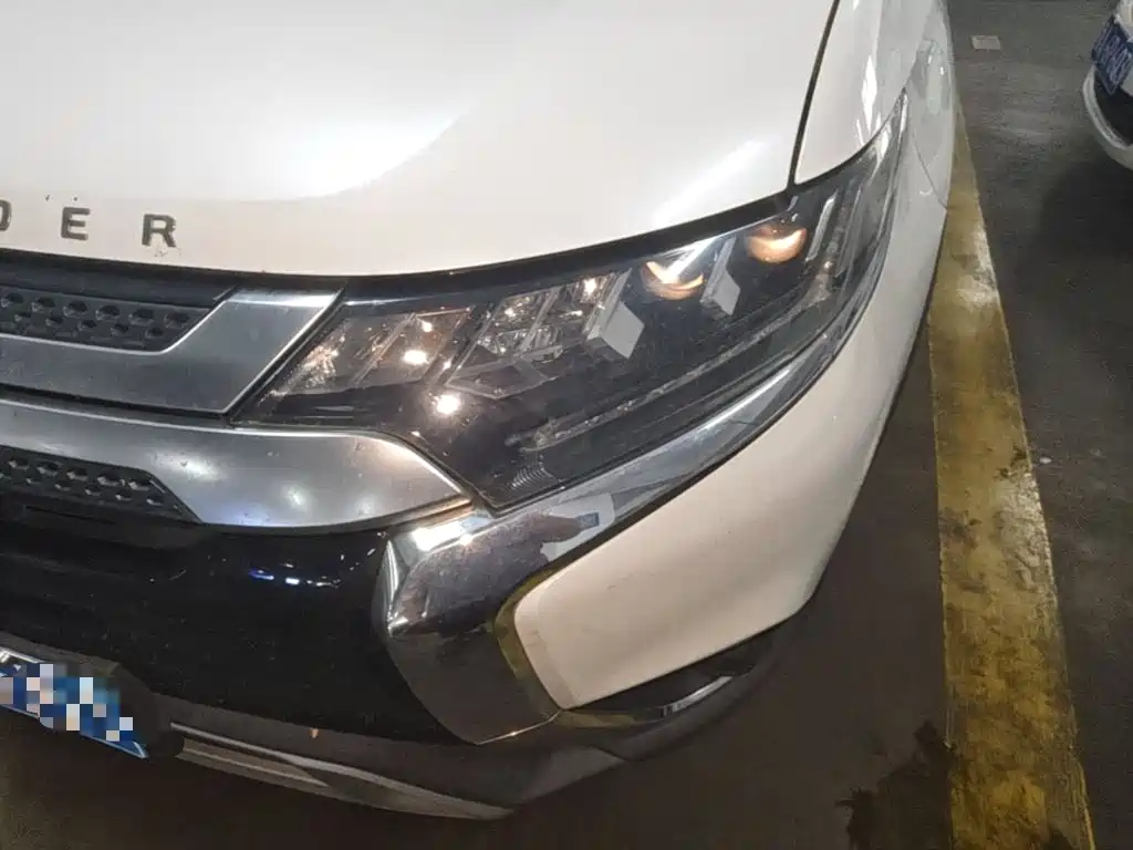 Mitsubishi Outlander — миниатюра 24