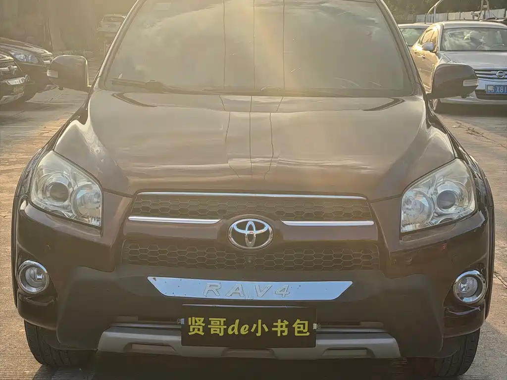 Toyota RAV4 — миниатюра 4