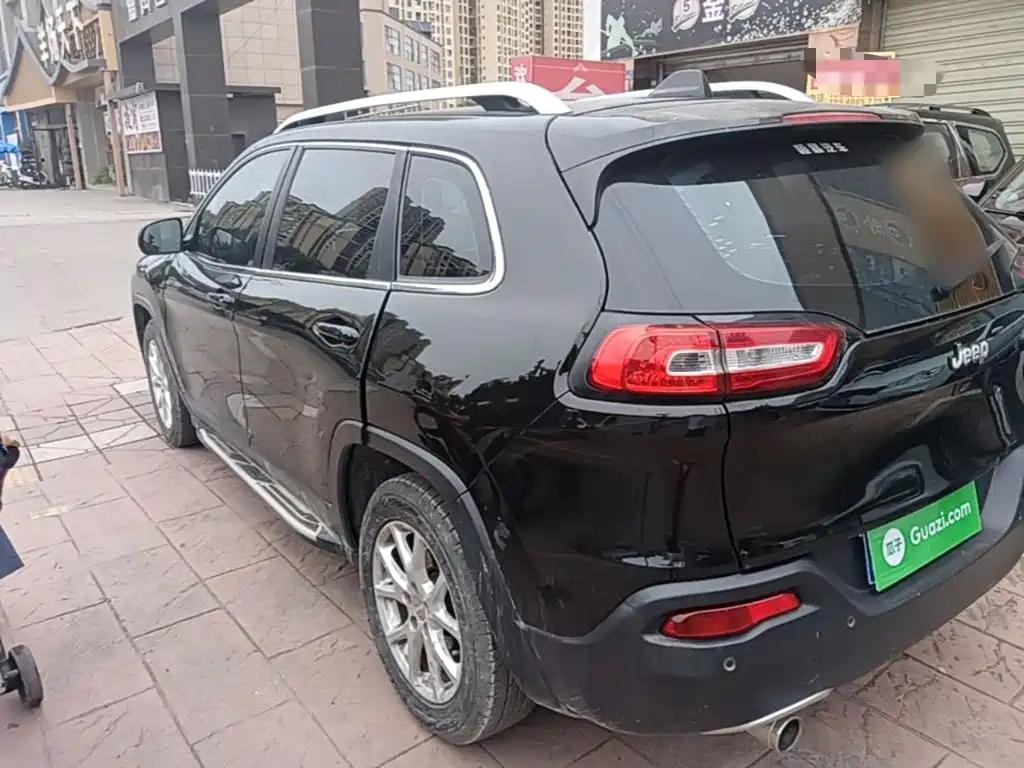 Jeep Cherokee — миниатюра 5