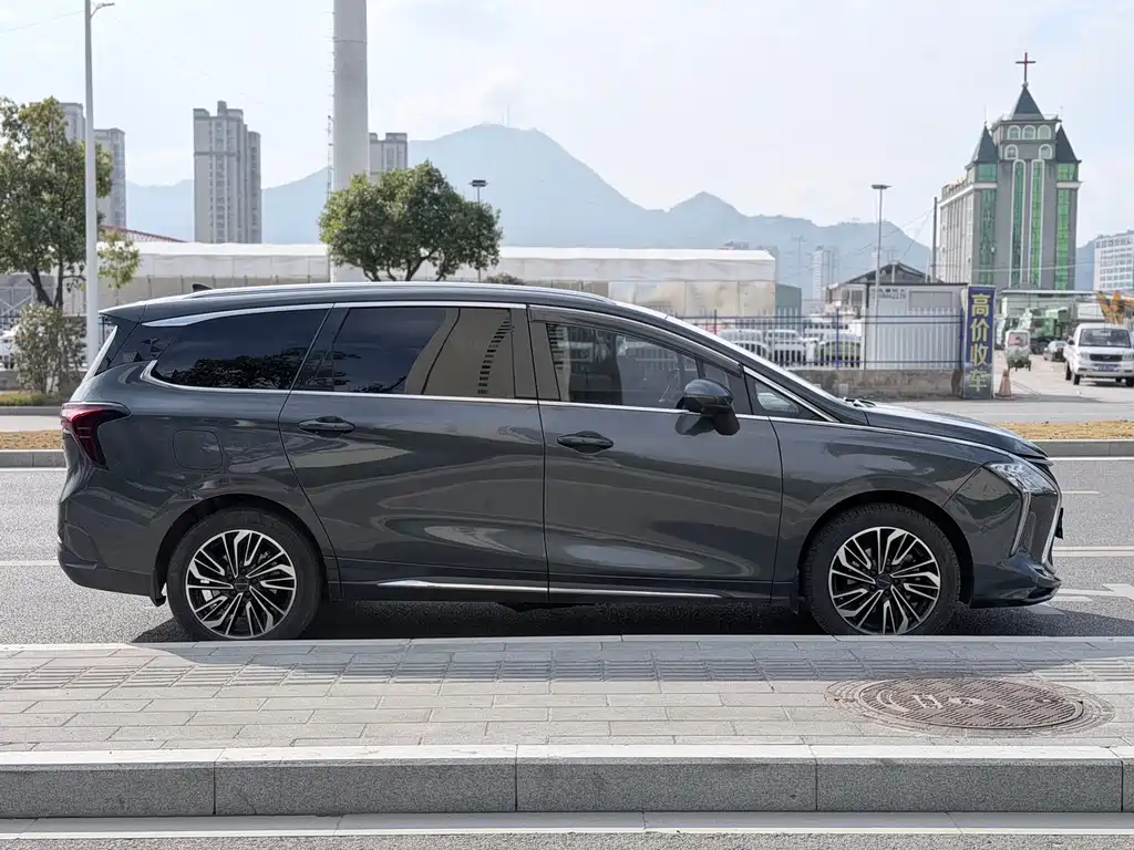 DONGFENG POPULAR YACHTS