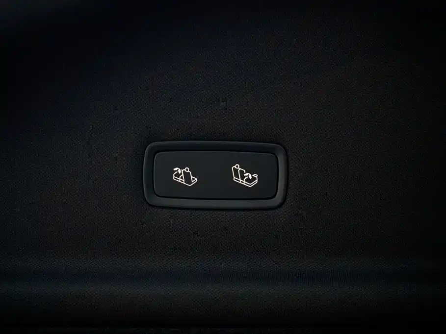 Tesla Model Y — миниатюра 23