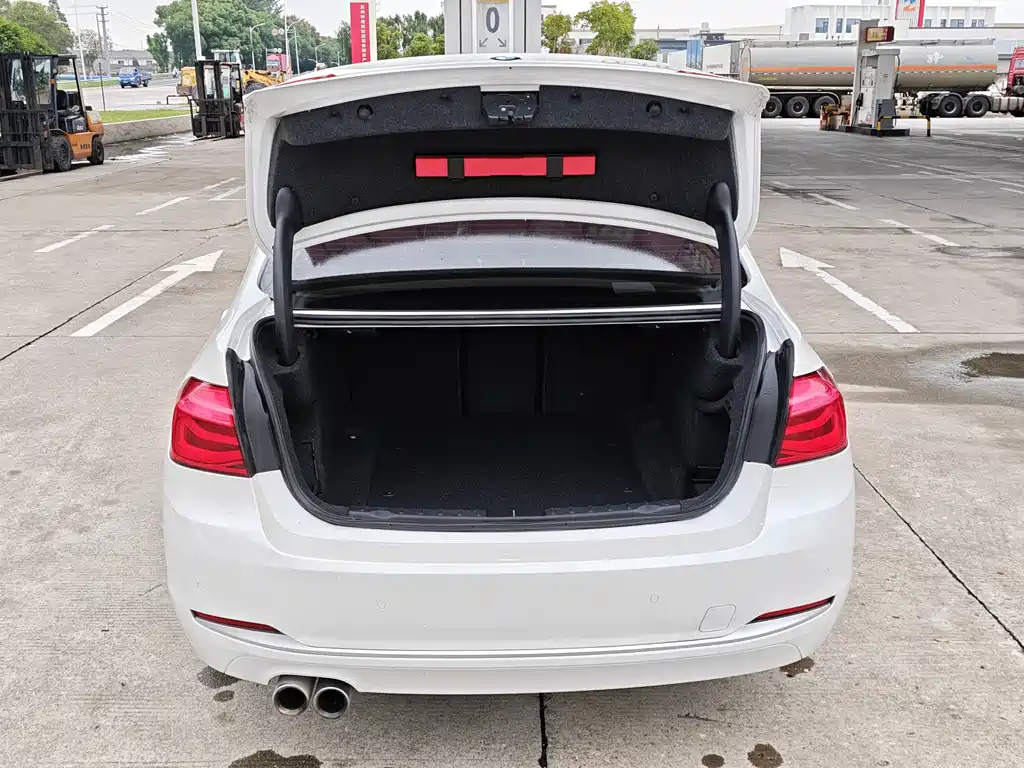BMW 3 Series — миниатюра 9
